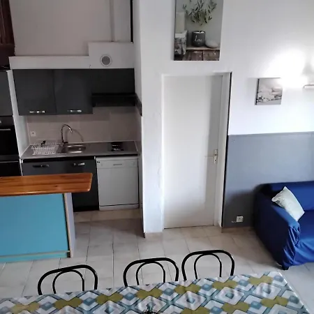 Strada Di A Cuma * Vico