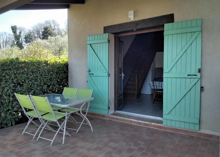 Strada Di A Cuma * Vico