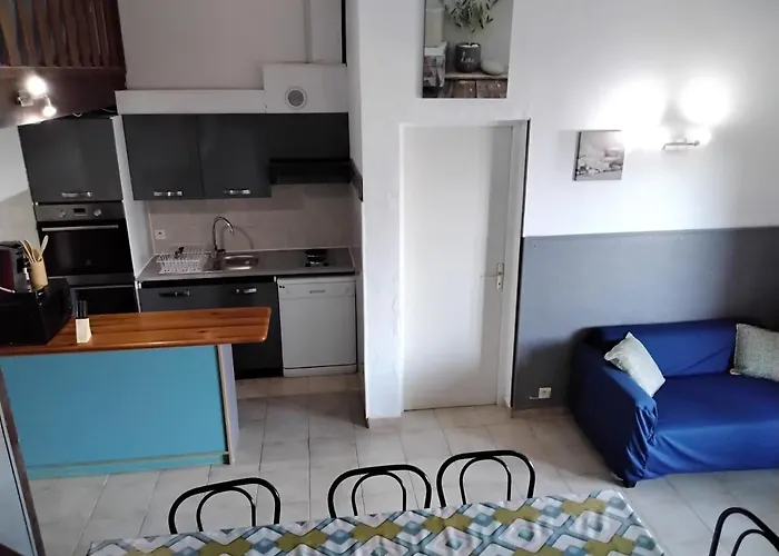 Strada Di A Cuma * Vico