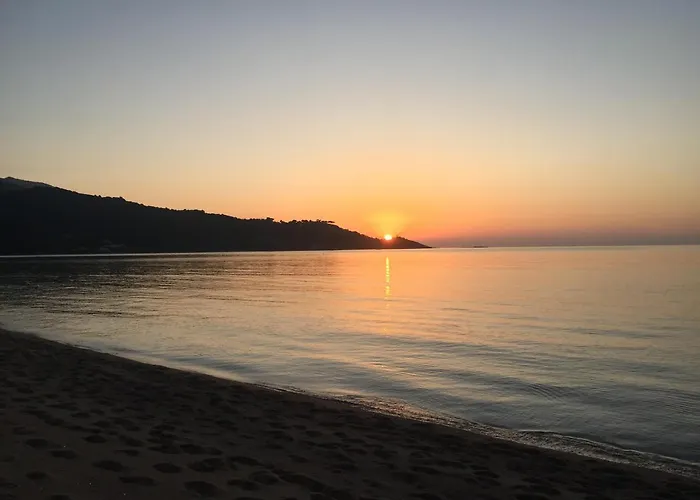 Strada Di A Cuma 公寓